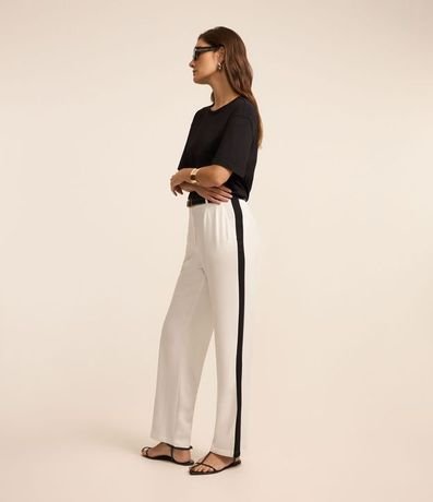 Pantalón Recto en Crepé con Rayas Contrastante Lateral 5