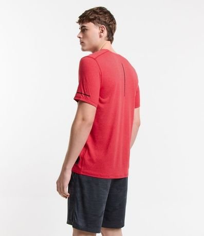 Remera Deportiva con Etiqueta en la Barra y Manga Corta 3