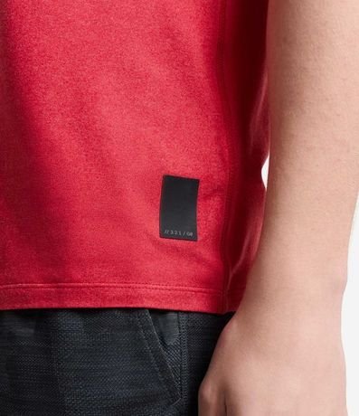 Remera Deportiva con Etiqueta en la Barra y Manga Corta 5