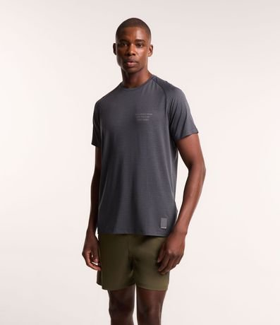 Remera con Textura y Estampado en Lettering 1