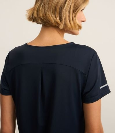 Remera Deportiva Texturizada con Detalle Reflectante 3