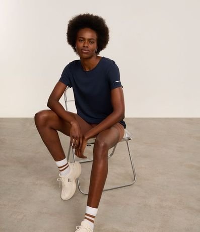 Remera Deportiva Texturizada con Detalle Reflectante 1