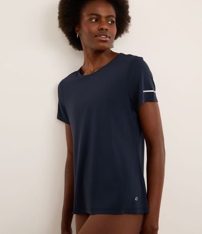 Remera Deportiva Texturizada con Detalle Reflectante 2