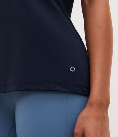 Remera Deportiva Texturizada con Detalle Reflectante 3