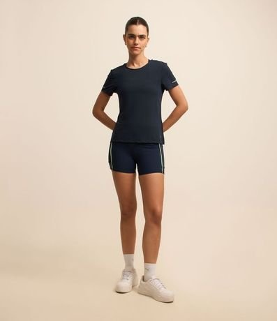 Remera Deportiva Texturizada con Detalle Reflectante 3
