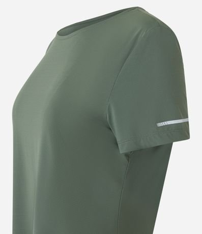 Remera Deportiva Texturizada con Detalle Reflectante 6