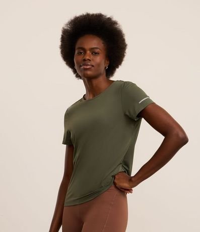 Remera Deportiva Texturizada con Detalle Reflectante