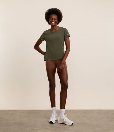 Remera Deportiva Texturizada con Detalle Reflectante 2