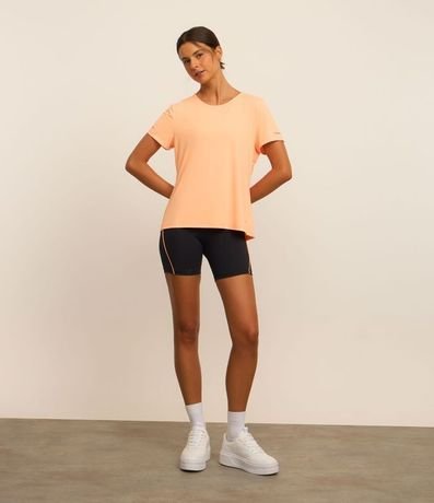 Remera Deportiva Texturizada con Detalle Reflectante 2