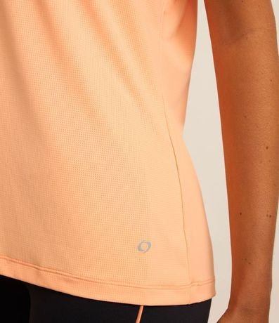 Remera Deportiva Texturizada con Detalle Reflectante 5