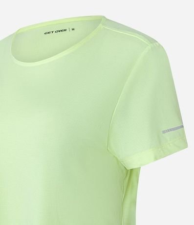 Remera Deportiva Texturizada con Detalle Reflectante 6