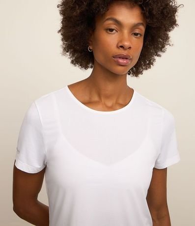 Remera Deportiva Texturizada con Detalle Reflectante 2