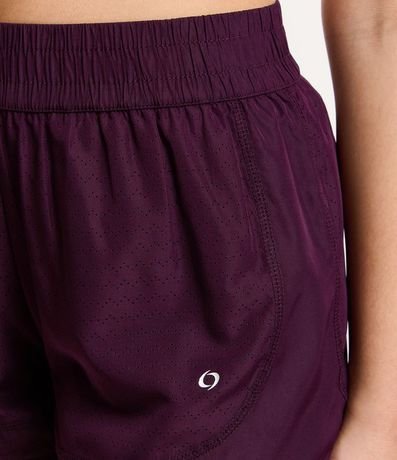 Bermuda Runner Deportiva en Microfibra Ligera con Textura de Agueros 4