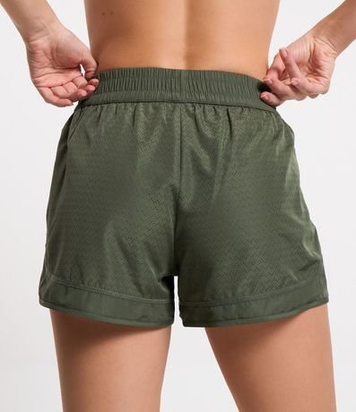 Bermuda Runner Deportiva en Microfibra Ligera con Textura de Agueros 3