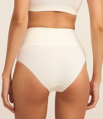 Bombacha Alta en Microfibra con Textura y Sin Costura 5