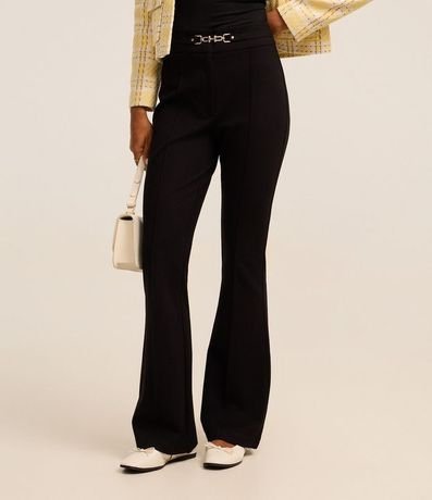 Pantalón Flare en Punto Roma con Detalle en Metal en la Cintura 2