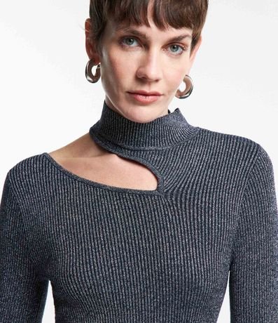 Vestido Midi en Viscosa con Recorte Cutout y Detalle en Hilo Metalizado 4