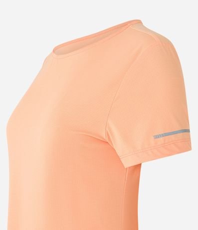 Remera Deportiva Texturizada con Detalle Reflectante 7