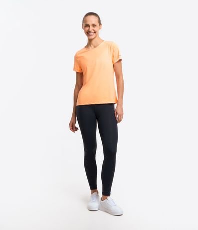 Remera Deportiva Texturizada con Detalle Reflectante 2