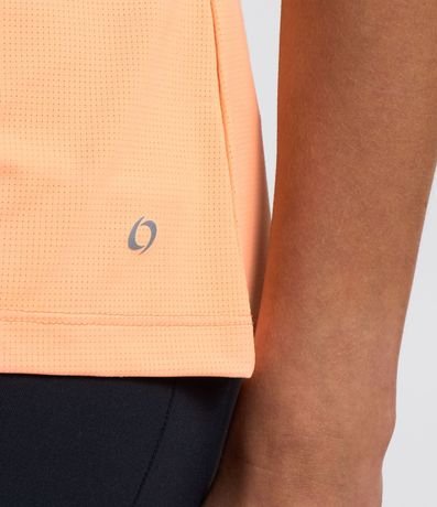 Remera Deportiva Texturizada con Detalle Reflectante 5