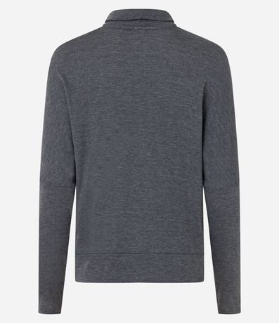 Blusa en Punto Liviano con Recortes y Cuello Mediano 8