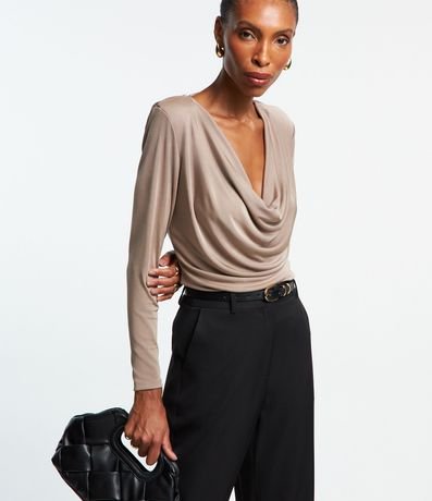 Blusa en Media Malla con Hombreras y Escote Degagê 1