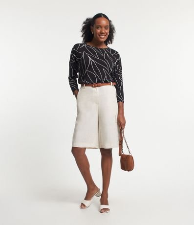 Blusa en Viscosa con Estampado en Follaje Contrastante 2