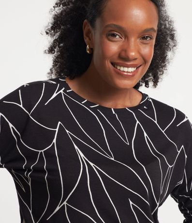 Blusa en Viscosa con Estampado en Follaje Contrastante 3