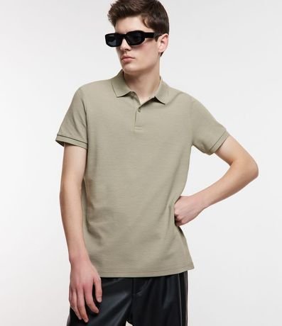 Polo Slim en Media Malla con Botones y Textura Acanalada