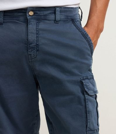 Bermuda Cargo en Sarga Lavada con Elastano y Detalles de Cordón 7