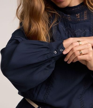 Blusa Bata en Viscosa con Detalles Delanteros 5