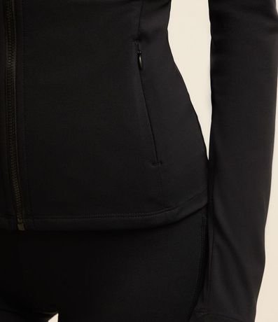 Campera Deportiva en Poliamida con Bolsillos y Cuello Alto 5