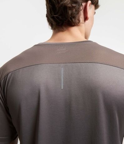 Remera Deportiva con Recortes Laterales y Manga Corta 5