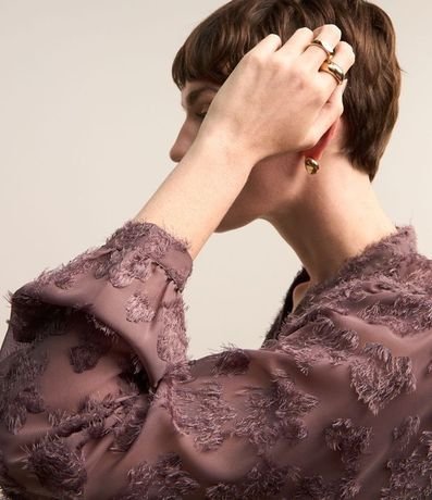 Camisa en Chiffon con Abotonado y Textura con Felpas 6