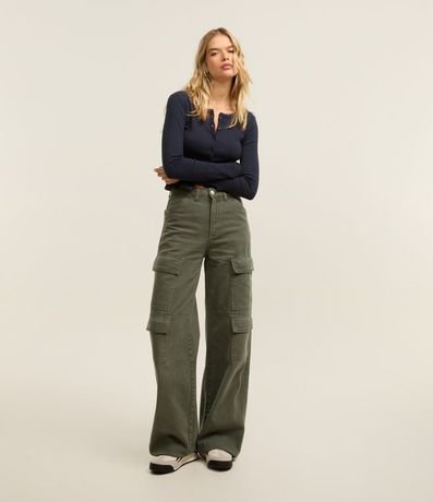 Pantalón Wide Leg Cintura Alta en Sarga con Bolsillos Cargo