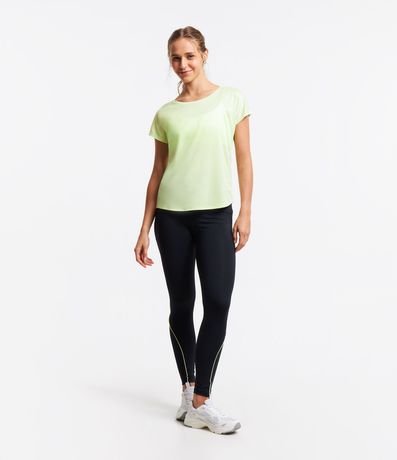 Remera Deportiva con Bajo Redondeado 2