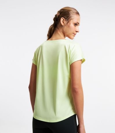 Remera Deportiva con Bajo Redondeado 3