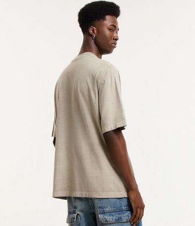 Remera Boxy en Algodón Desteñido con Cuello Alto 3