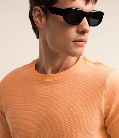 Remera Slim en Algodón con Textura Acanalada 2