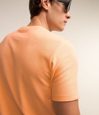 Remera Slim en Algodón con Textura Acanalada 4