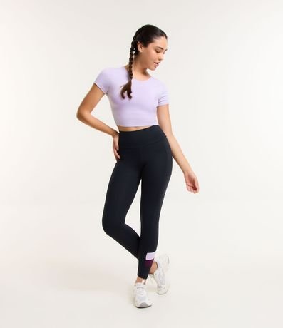 Remera Cropped Deportiva con Diferencial Tacto Suave 2