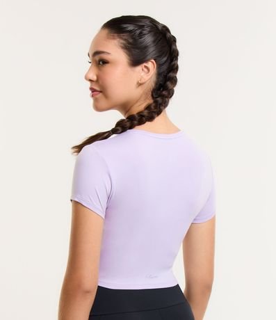 Remera Cropped Deportiva con Diferencial Tacto Suave 3