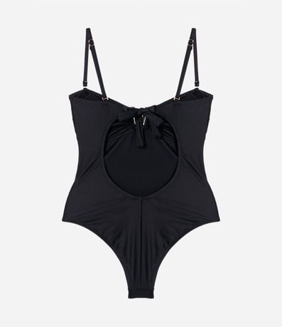 Malla en Poliamida Drapeada con Recorte y Detalle Metalizado 5