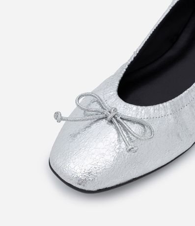 Zapatilla Metalizada con Elástico y Moña 4
