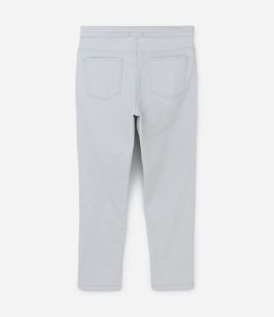 Pantalón Slim en Sarga con Bolsillos 7