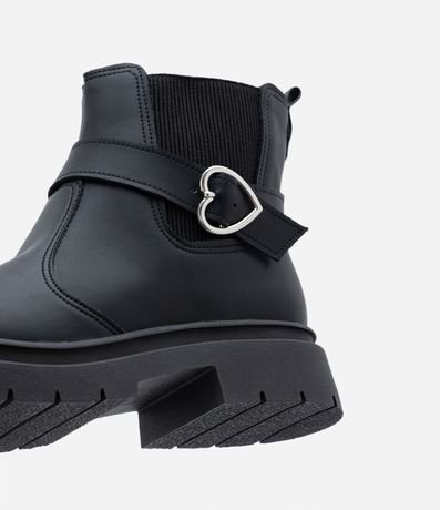 Bota Infantil con Caña Corta y Hebilla en Corazón - Talle 26 al 36 3