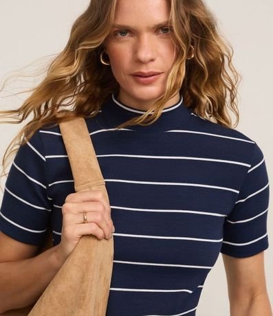 Blusa en Rib con Cuello Mediano y Estampa Rayada 3