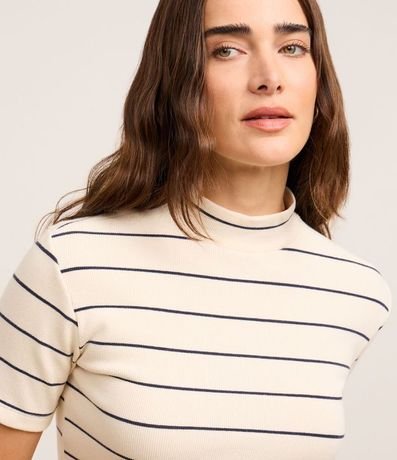 Blusa en Rib con Cuello Mediano y Estampa Rayada 4