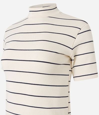 Blusa en Rib con Cuello Mediano y Estampa Rayada 7