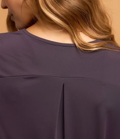 Remera Deportiva Texturizada con Detalle Reflectante 4